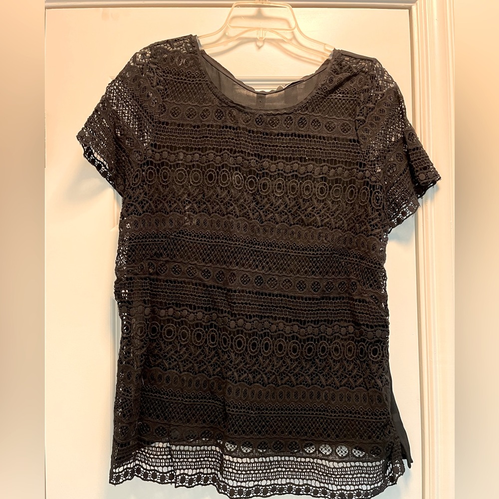 NWT lace front short sleeve blouse. Solid black sheer back.